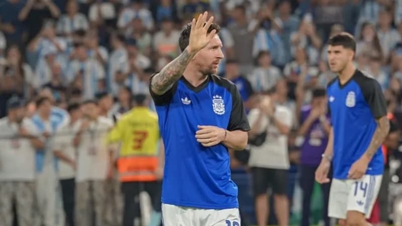 অবশেষে নীরবতা ভাঙলেন লিওনেল মেসি