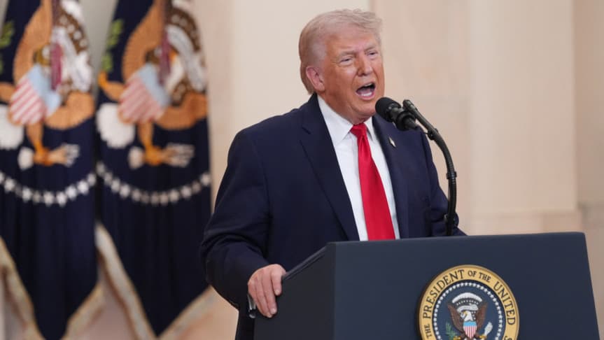 বোমা মেরে ইরানকে ‘প্রস্তর যুগে’ ফেরানোর হুমকি ট্রাম্পের