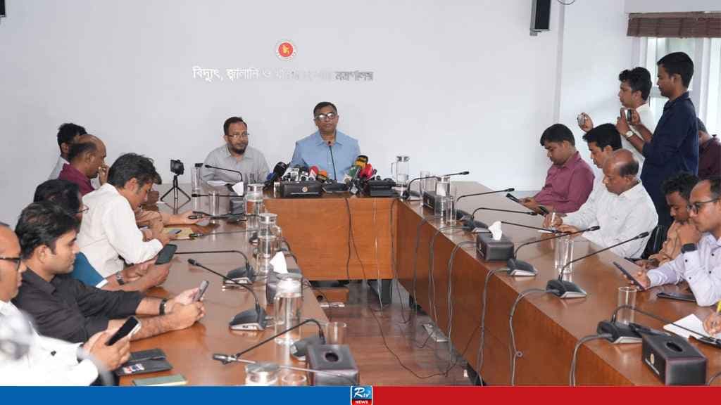 কৃষকদের ডিজেল প্রাপ্তি নিশ্চিত করতে ডিসিদের প্রতি জ্বালানি মন্ত্রণালয়ের নির্দেশ