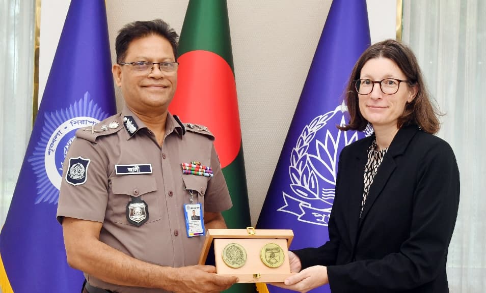 আইজিপির সঙ্গে জার্মান দূতাবাসের ডেপুটি হেড অব মিশনের সাক্ষাৎ