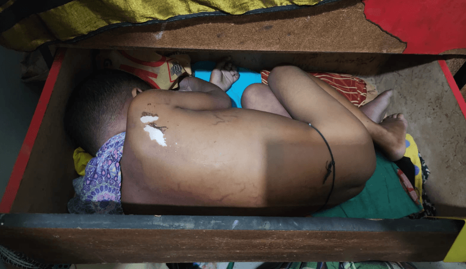 সোনাডাঙ্গায় একই পরিবারের তিনজনের মরদেহ উদ্ধার, সৎ বাবাকে সন্দেহ