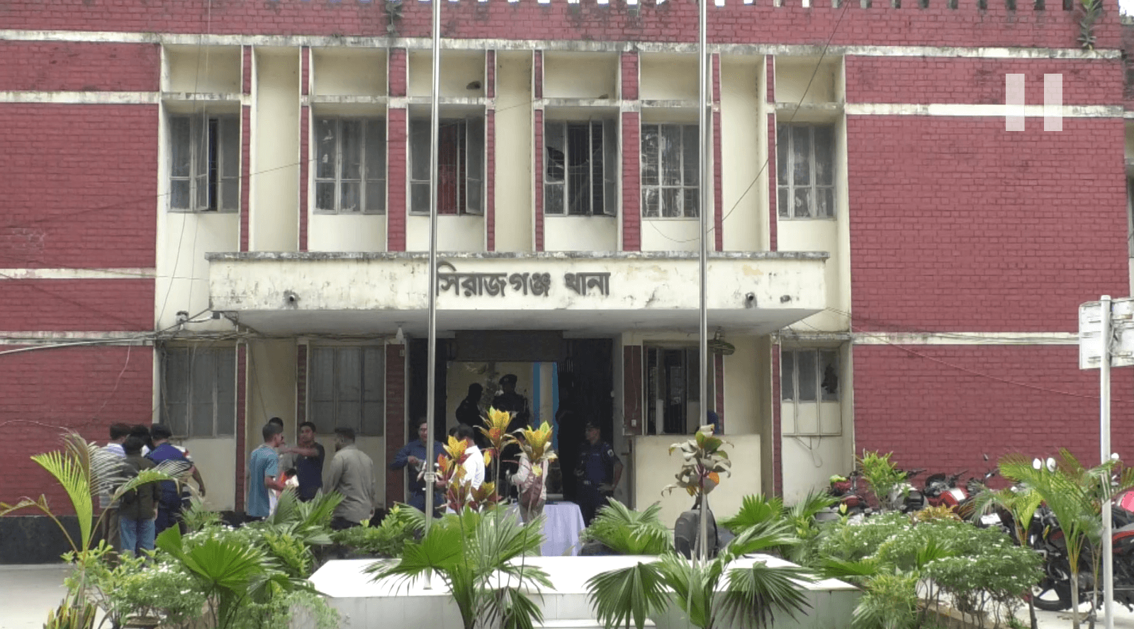 সিরাজগঞ্জে চুলকাটা ও মোটরসাইকেল চালানো নিয়ে দ্বন্দ্বের জেরে বন্ধুকে হত্যা, ৪৮ ঘণ্টার মধ্যে প্রধান আসামি গ্রেপ্তার