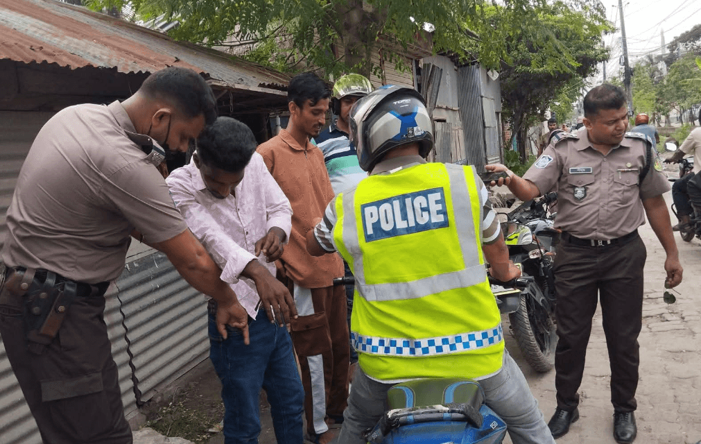 খুলনা কেএমপির বিশেষ অভিযানে ২২ জন গ্রেপ্তার