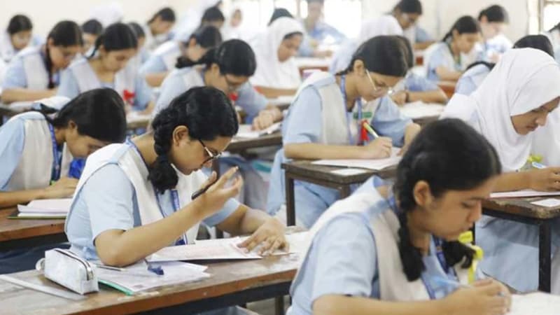 চট্টগ্রাম ছাড়া সব বোর্ডে এইচএসসি পরীক্ষা চলবে