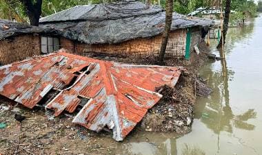 পানি নামার সঙ্গে দৃশ্যমান বন্যার ব্যাপক ক্ষয়ক্ষতি