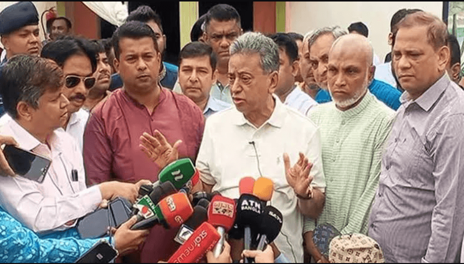 চট্টগ্রামে বন্যায় ক্ষতিগ্রস্ত প্রায় ৭ লাখ মানুষ, ত্রাণ পেয়েছেন ১ লাখ: অর্থমন্ত্রী