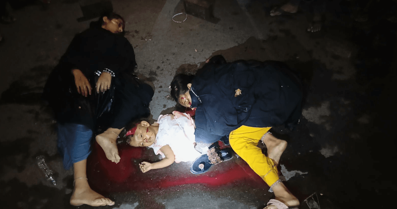 মটর সাইকেলে ছিলেন চার জন, ট্রাকের   চাপায় পরিবারের তিনজনই নিহত