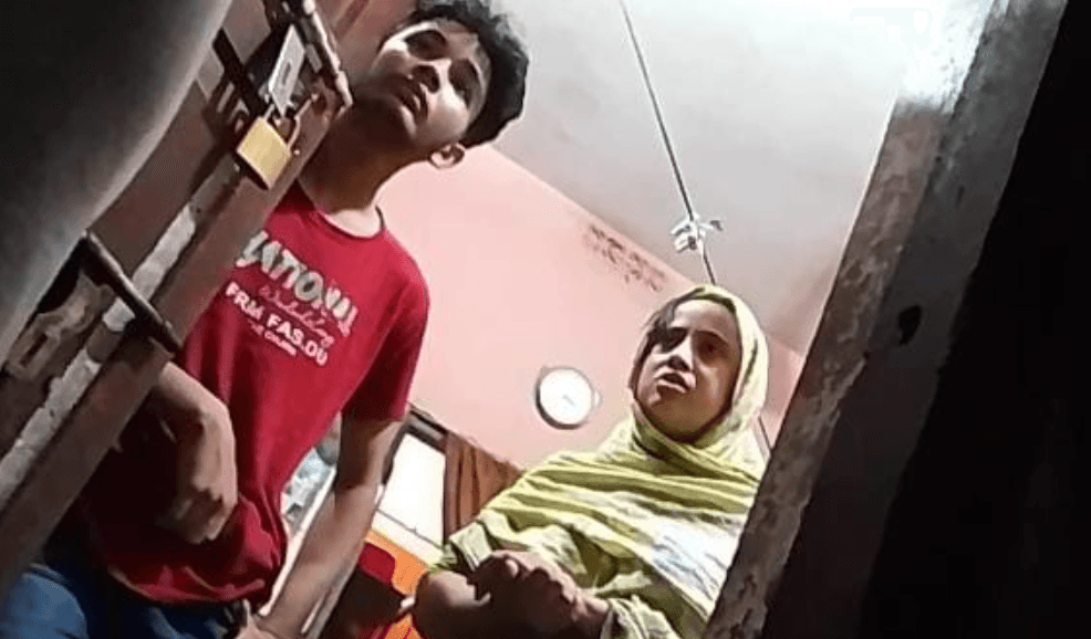 খুলনায় আপত্তিকর অবস্থায় আটকের অভিযোগ, নিজেকে বাগেরহাট আদালতের পেশকার দাবি; সাংবাদিকদের ওপর হামলার অভিযোগ