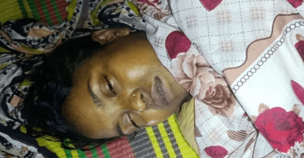 বটিয়াঘাটায় গলায় ওড়না পেঁচিয়ে গৃহবধূর আত্মহত্যা