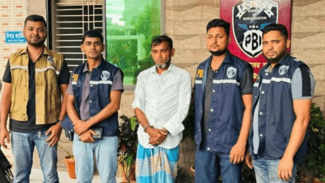 চট্টগ্রামে মামলার বাদীদের টার্গেট করে পুলিশ কর্মকর্তা পরিচয়ে প্রতারণা, গ্রেপ্তার ১