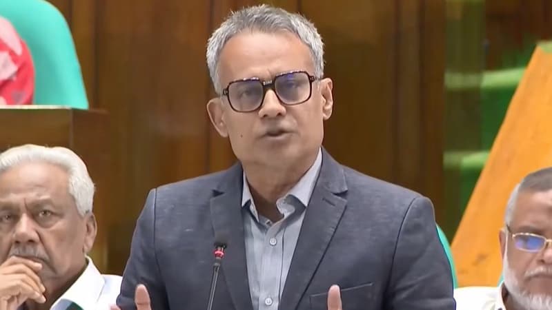 ভারত থেকে আনা হচ্ছে রেলের ২০০ ব্রডগেজ কোচ: রেলপথমন্ত্রী