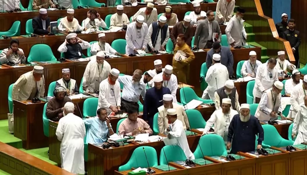 সংসদ অধিবেশন থেকে ফের ওয়াকআউট করলো বিরোধী দল