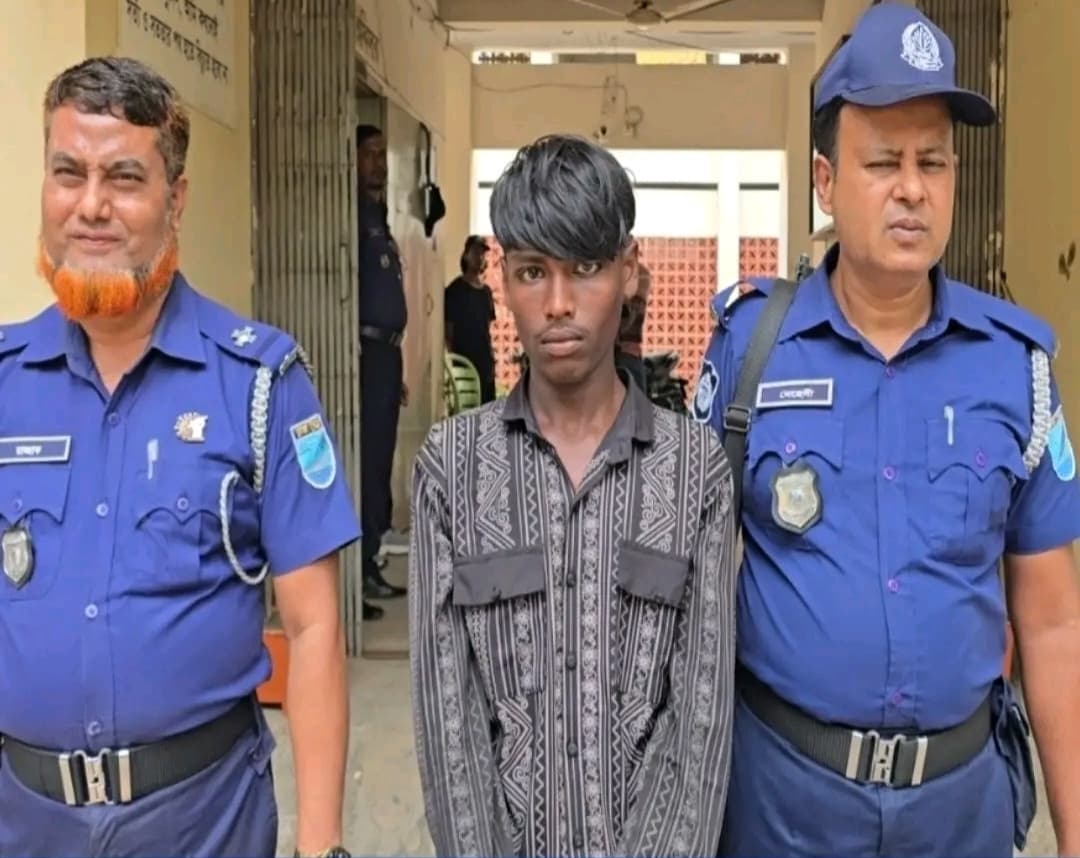 নরসিংদী পলাশে কিশোরীকে তুলে নিয়ে সংঘবদ্ধ ধর্ষণের দায়ে গ্রেফতার ১