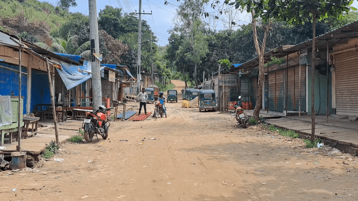 আসলাম চোধুরী জড়িত আছে,র্যাব আমাদের উপর অত্যাচার করছে,আমরা শান্তিতে থাকতে চাই : জঙ্গল সলিমপুর গণজমায়েতে এলাকাবাসী