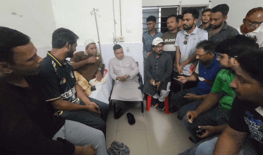 সাতক্ষীরায় চিকিৎসাধীন আহত ছাত্রদল নেতা বাপ্পিকে হাসপাতালে দেখতে গেলেন দিল্লির প্রেস মিনিস্টার