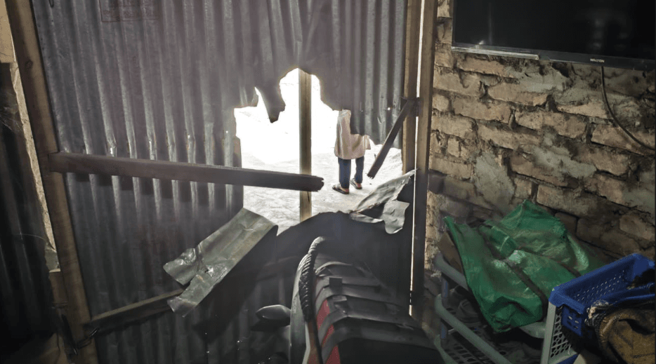‘চাঁদা না দেওয়ায়’ বাড়ি-দোকানে হামলা, লুটের অভিযোগ